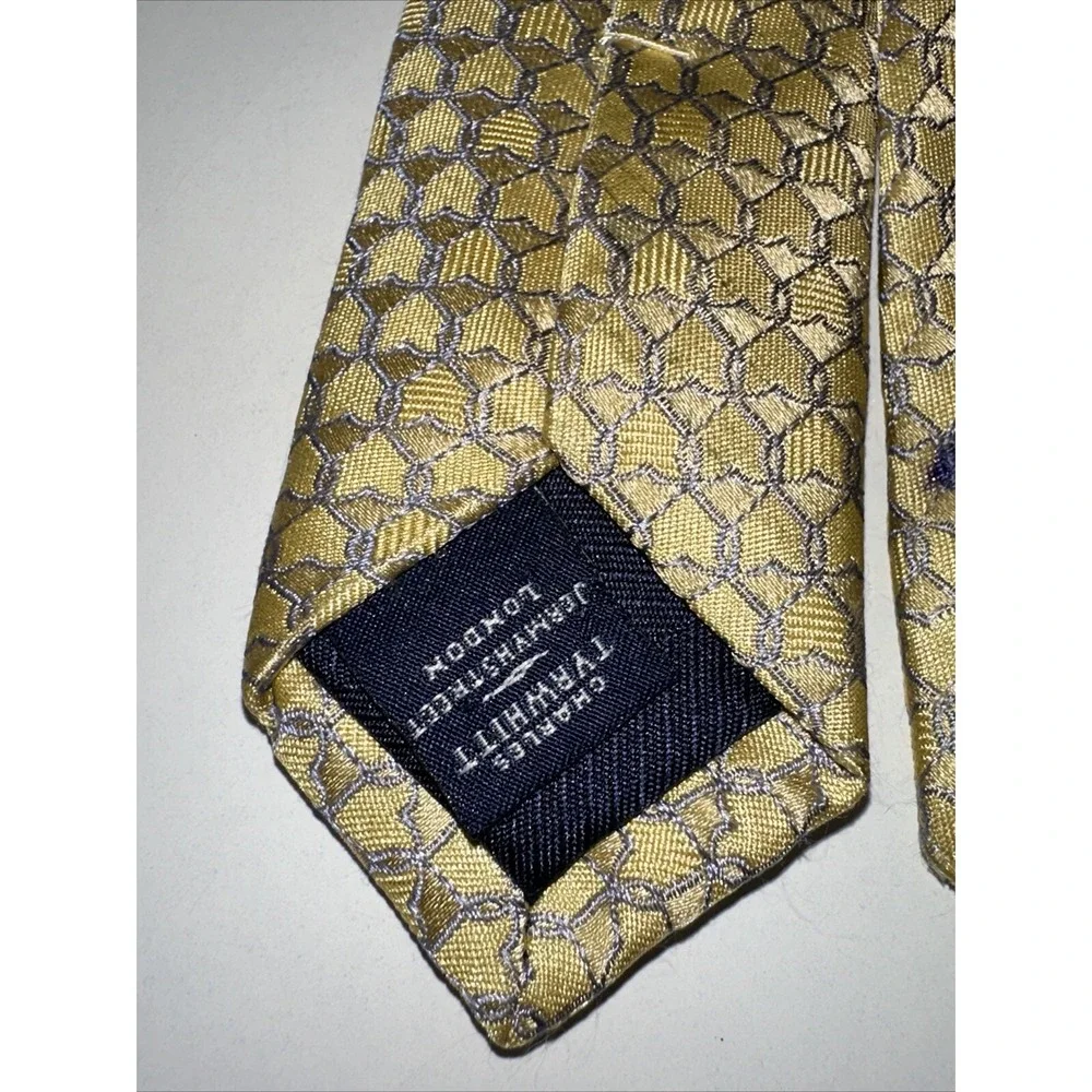 MENS CHARLES TYRWHITT TIE‎ 100% SILK GOLD BLUE HEART SHAPES-Read